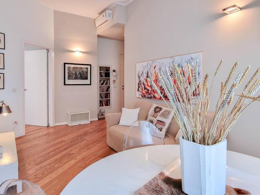 Charme On The River - City Center Apartman Verona Kültér fotó